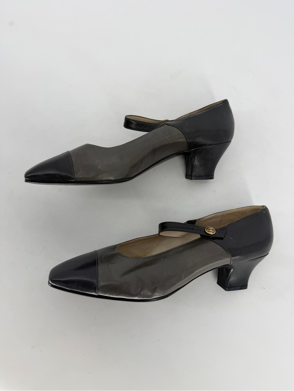 Chanel Vintage CC Logo Mary Jane Two Tone Leather Pumps Heels Size 41 New